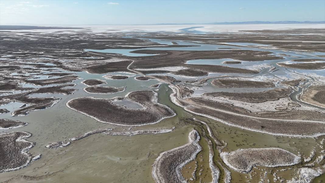 Tuz Gölü can çekişiyor! 130 bin futbol sahasından 13 bine düştü 15